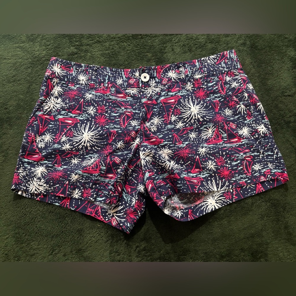 Lilly Pulitzer Sparks Fly Callahan Shorts RARE 12 Holy Grail Fireworks Celebrati